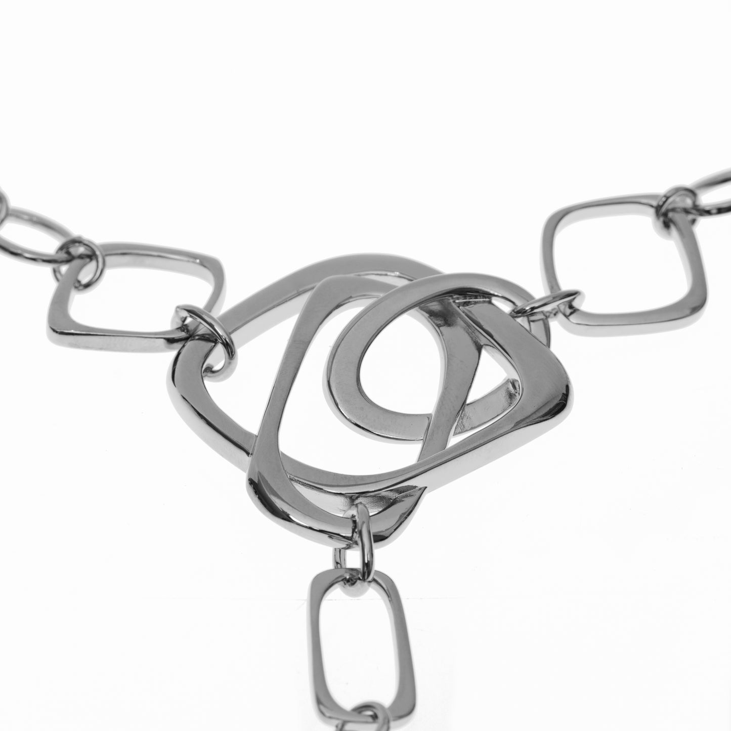 Collana con pendente armonia geometrica